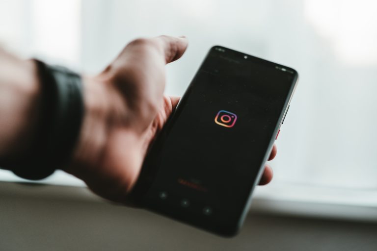 Mejora tu contenido en RRSS: stickers y efectos para Instagram